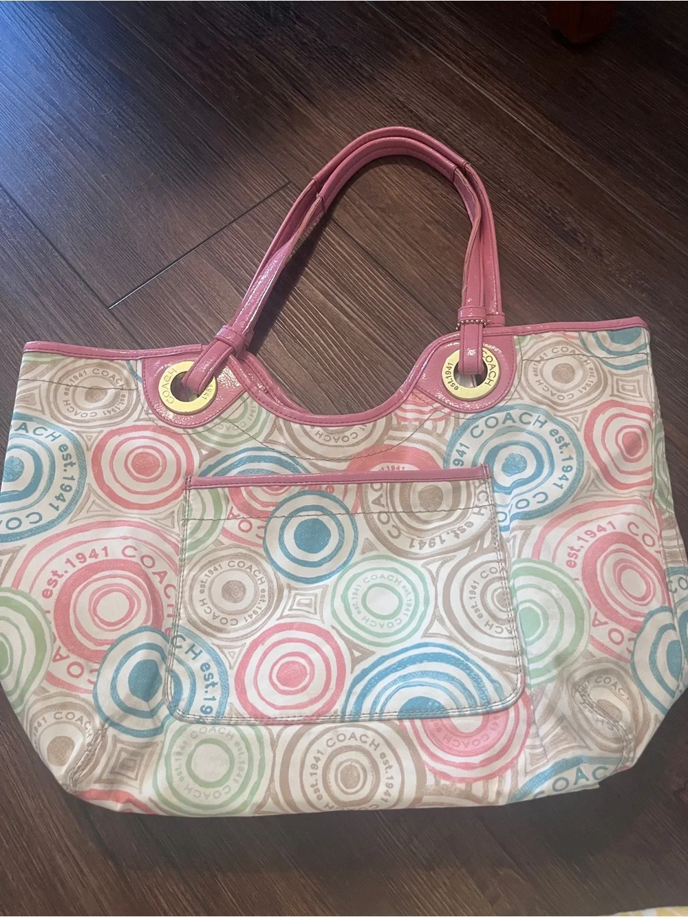 Authentic retro Coach Circle beach print tote bag.